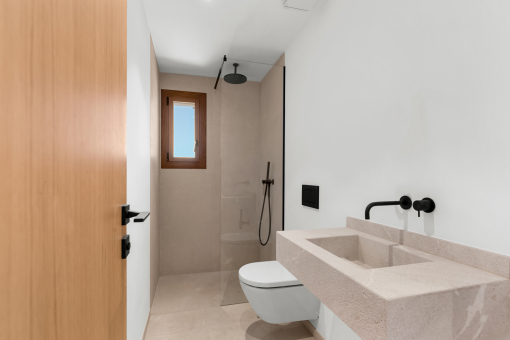 Baño en planta baja con ducha