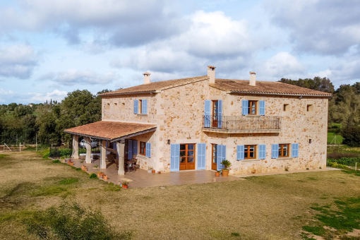 Exklusive Natursteinfinca mit Pool und Panoramablick in Algaida
