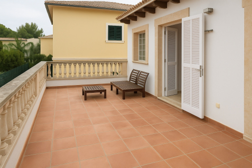 Rear upper floor terrace – ideal for privacy and relaxation