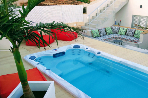 Jacuzzi with counter-current system House 1