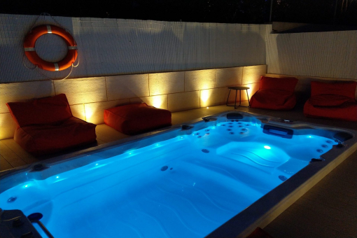 Jacuzzi evening atmosphere House 1