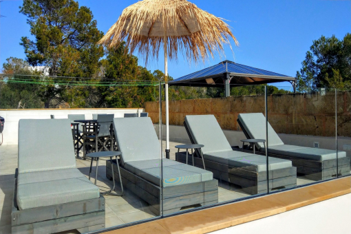 Roof terrace with sun loungers House 1