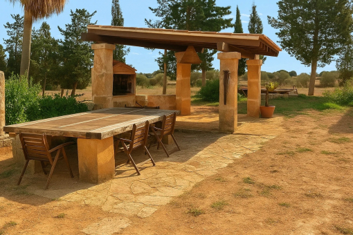 Covered barbecue area