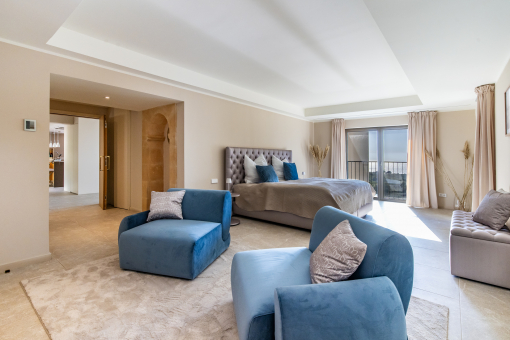 Master bedroom with sea view