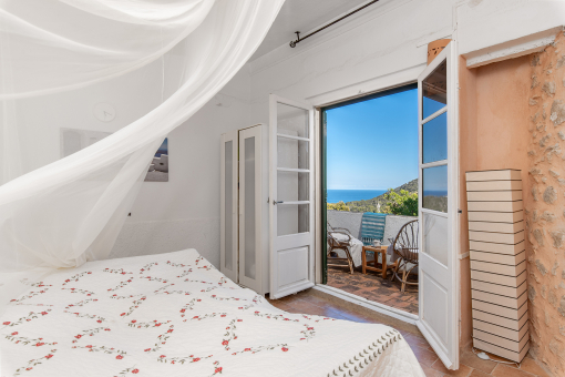Bedroom with balcony and amazing sea views