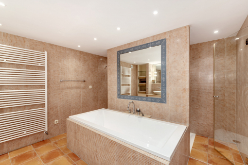 Bathtub