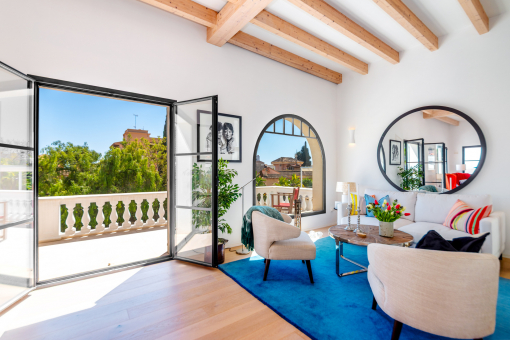 Living area with access to the terrace
