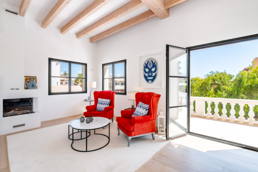 Lounge area with fireplace