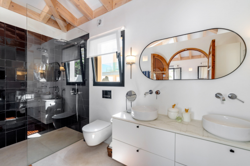 En-suite bathroom