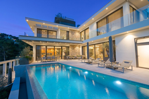 Exterior view with Pool
