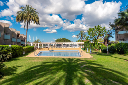 Community pool