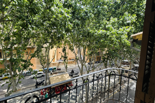 Balcony with a view of the Rambla