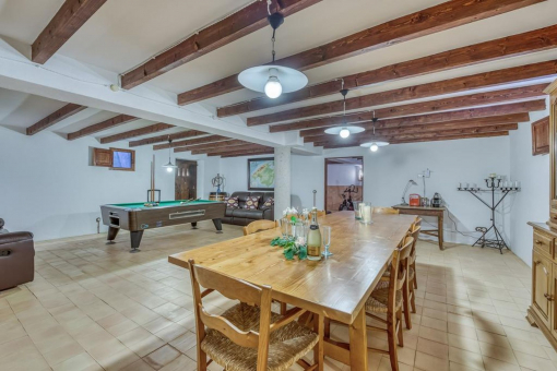 Hobby room with pool table cosy lounge and private spa & fitness area