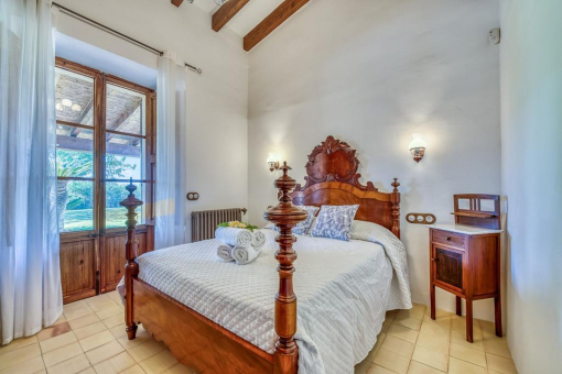 One of the 4 double bedrooms