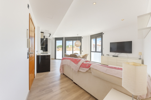 port-alcudia-spacious-terrace-walking-distance-sandy-beach-7