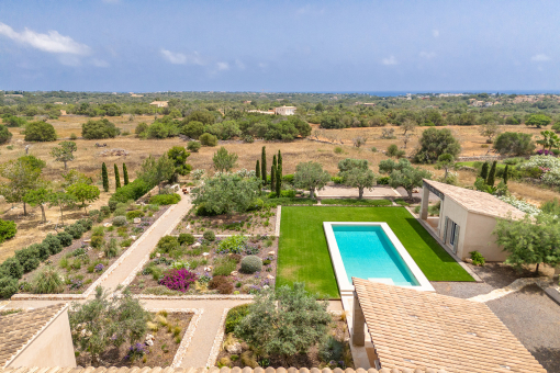 Spacious finca estate with sea views