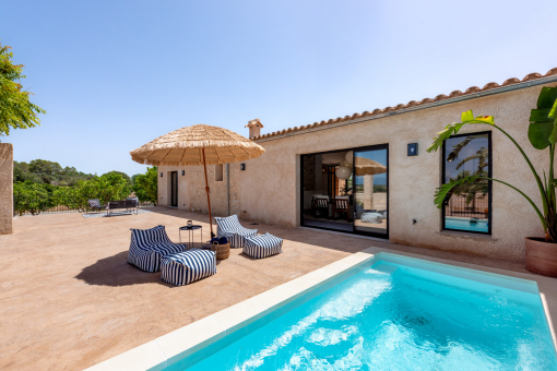 Refresh and relax – Pool area with countryside views