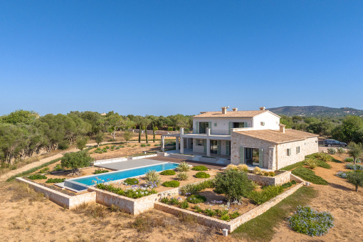 Neubaufinca mit Pool
