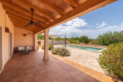 Überdachte Terrasse