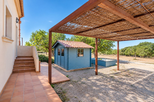 Carport direkt neben dem Haus