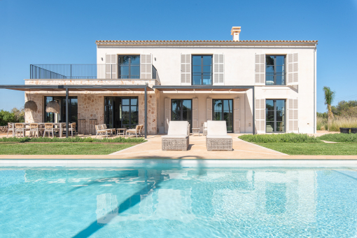 Newly-built finca with pool