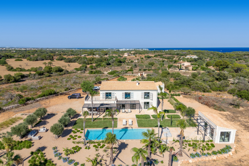 Elegant design finca with style and sea views near Portocolom