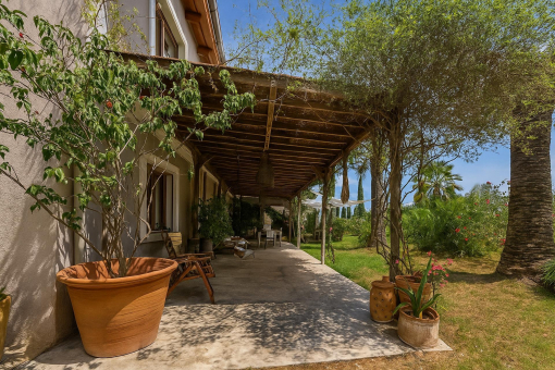 Zugang zum Haupthaus über die Veranda