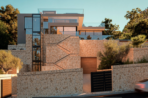 Natural stone facade