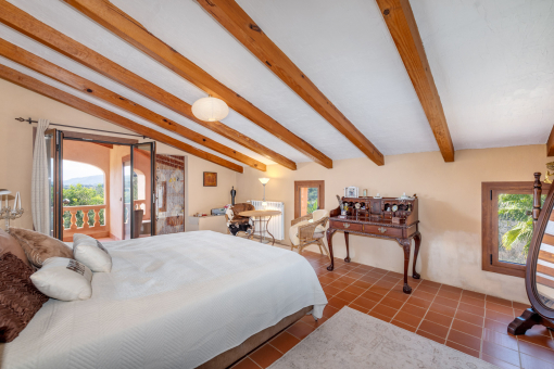 Suite with balcony on the upper floor