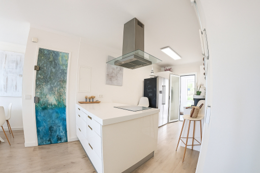 The fully equipped kitchen