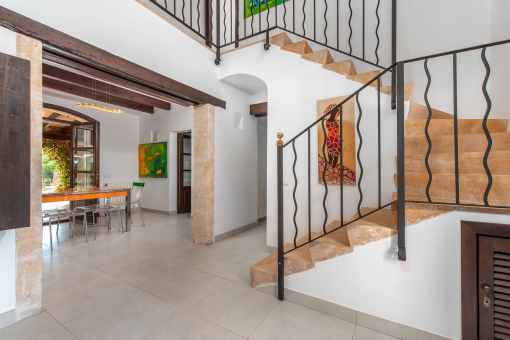 Inviting entrance area