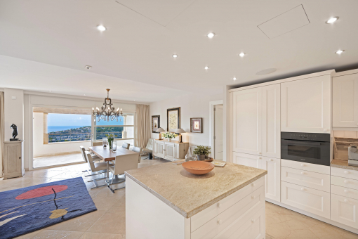 Cooking with a view: open kitchen with panoramic sea view