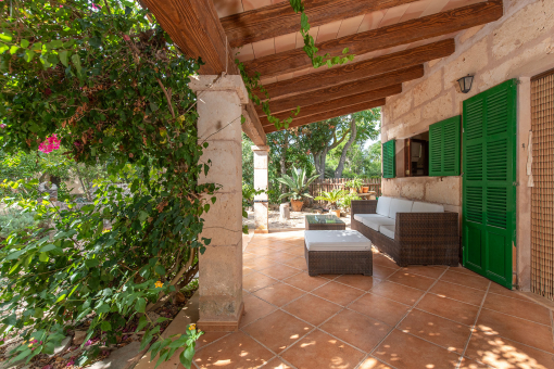 Covered terrace guest house