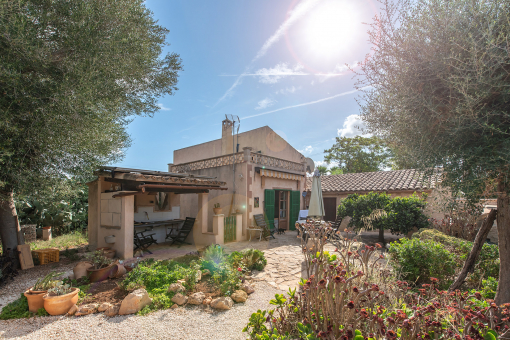 Covered terrace main house