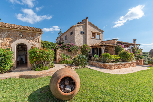 Finca with naturalstone facade