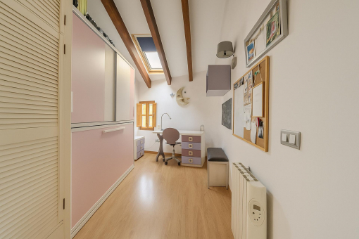 Single bedroom on the upper floor