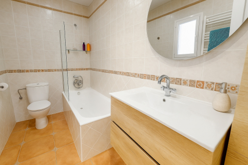 Bathroom on the upper floor