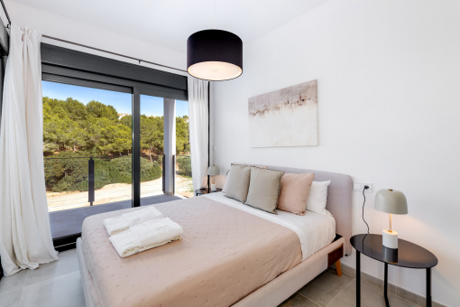 Master bedroom with access to the terrace