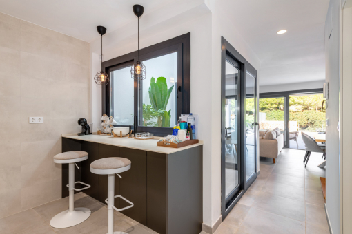 Breakfast area with views to the small indoor patio