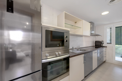 Fully equipped fitted kitchen