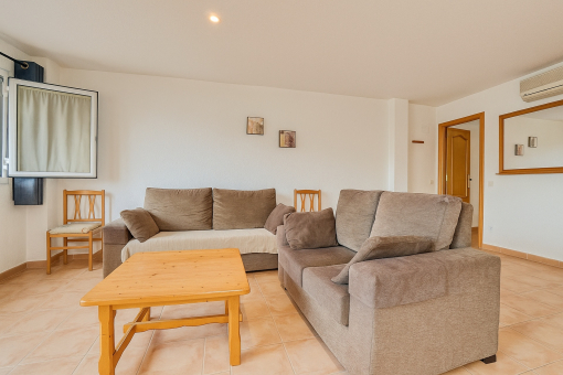 Bright Apartment Steps from the Beach in Port de Pollença