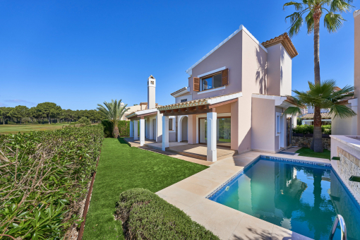 Charmante Villa am Golfplatz von Santa Ponsa – wo mediterraner Stil auf Lebensqualität trifft
