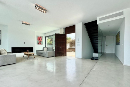 Entrance to living area