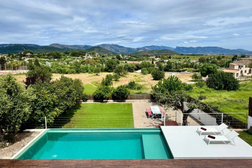 Pool and mountain views