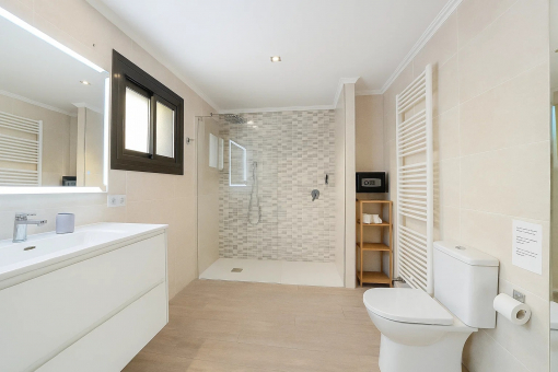 Badezimmer des ersten Doppelschlafzimmers