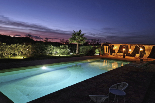 Pool Richtung Lounge