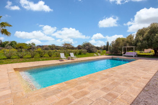 Pool with stair entrance