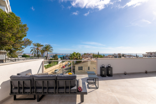 Terraza en la azotea con vista al mar