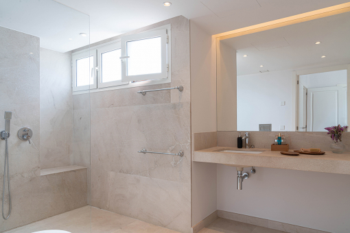 One of the 3 bathrooms