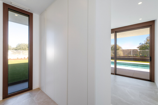 Schlafzimmer im Erdgeschoss mit Ankleide